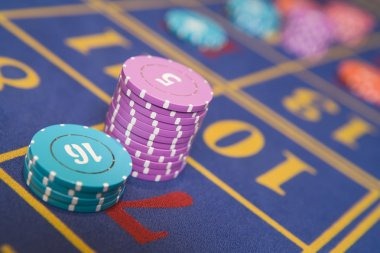 Dealer dealing blackjack cards live
